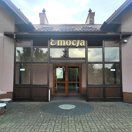 Pensjonat Emocja Leczna エクステリア 写真